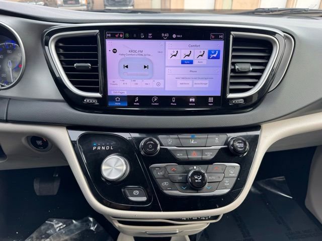 Used 2022 Chrysler Pacifica Touring-L FWD image 11