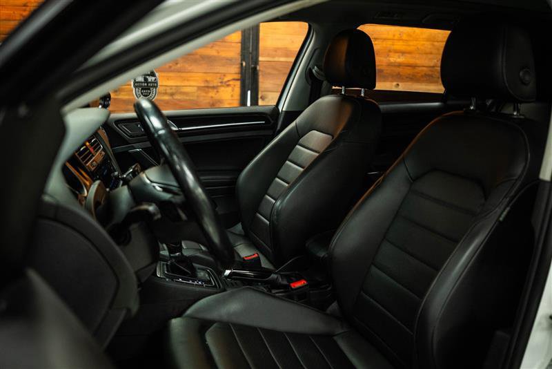 Used 2018 Volkswagen Golf SEL image 9