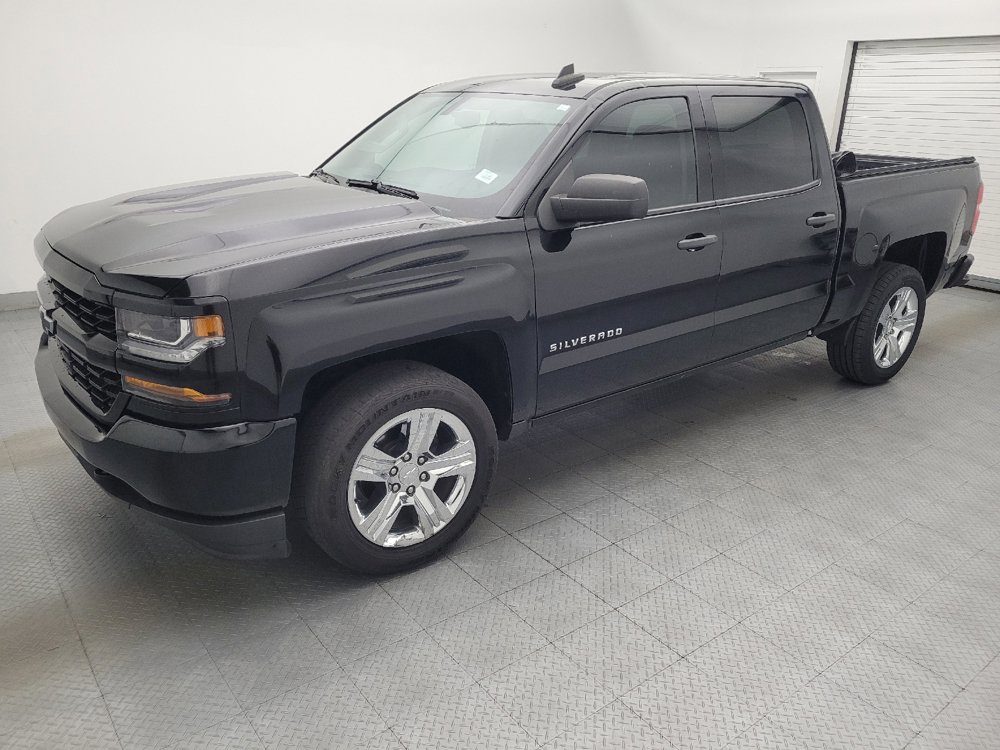 Used 2018 Chevrolet Silverado 1500 Custom w/ Custom Value Package RWD image 2