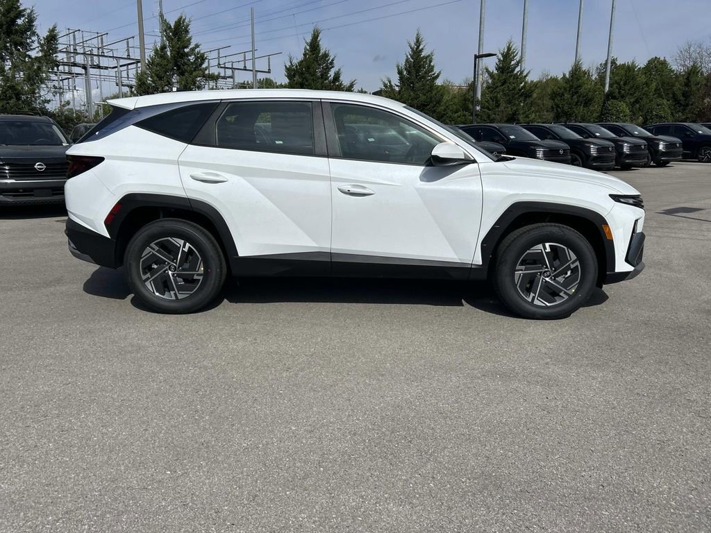 New 2026 Hyundai Tucson Blue SE image 8