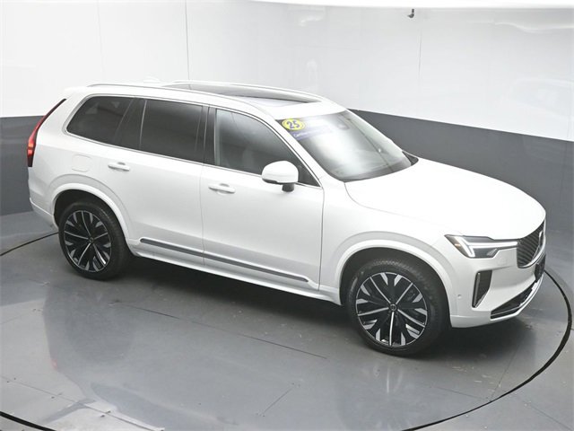 Used 2025 Volvo XC90 B5 Plus w/ Protection Package Premier image 42