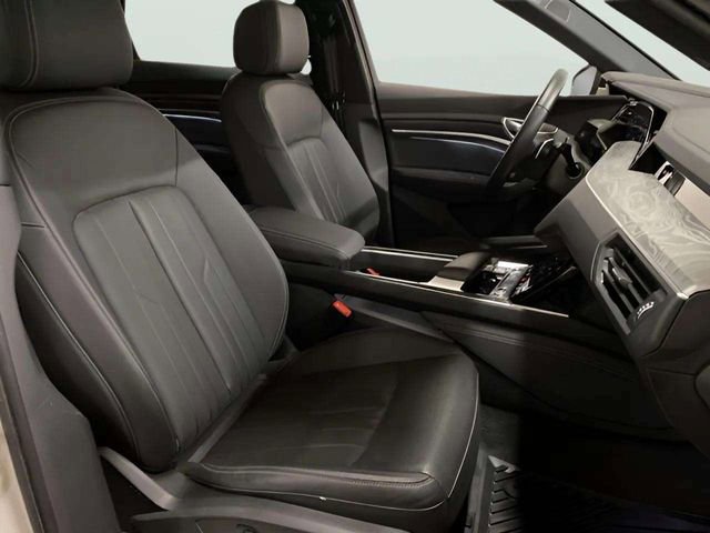 Used 2022 Audi e-tron Premium Plus w/ Premium Plus Package image 93