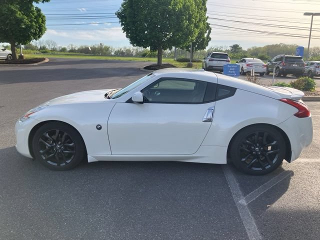Used 2017 Nissan 370Z Touring RWD image 6