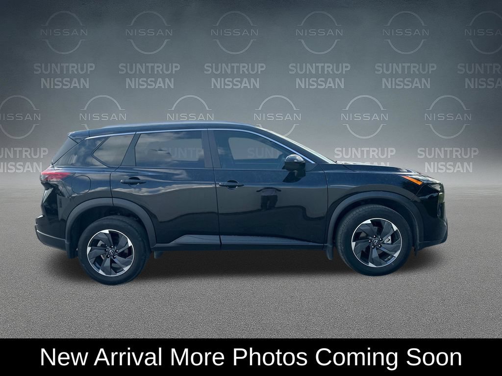 Used 2024 Nissan Rogue SV w/ SV Premium Package FWD image 3