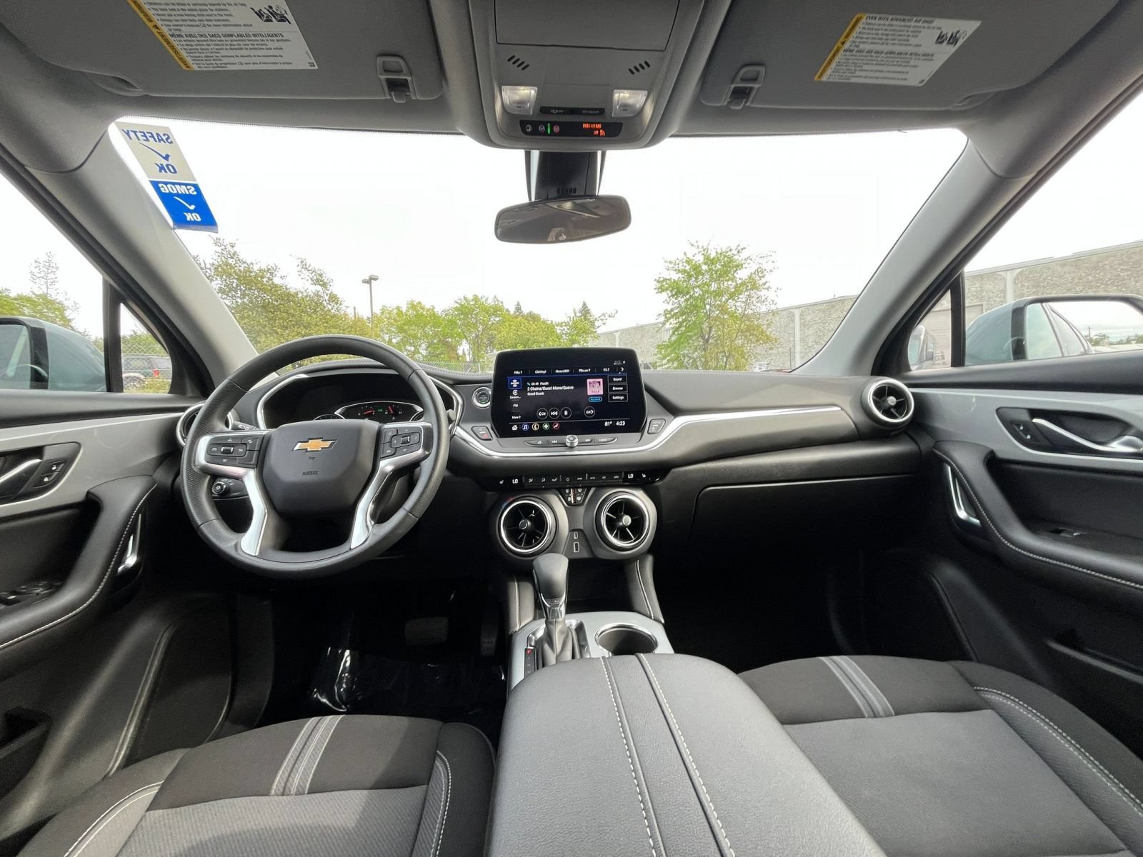 Used 2025 Chevrolet Blazer LT FWD image 35