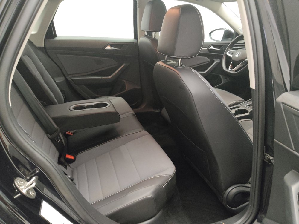 Used 2025 Volkswagen Jetta SE FWD image 19