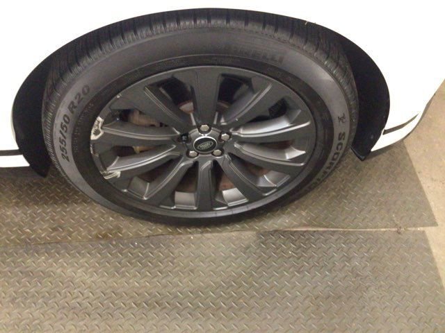 Used 2019 Land Rover Range Rover Velar R-Dynamic SE image 30