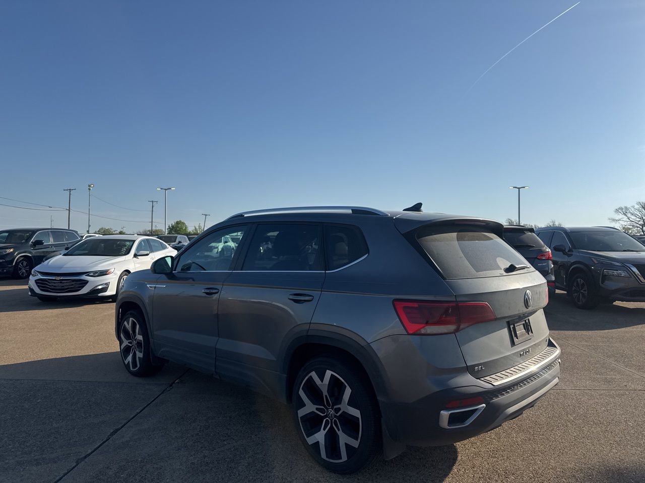 Used 2022 Volkswagen Taos SEL image 14