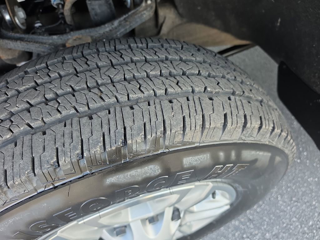 Used 2025 Chevrolet Silverado 2500 LT w/ Convenience Package image 31