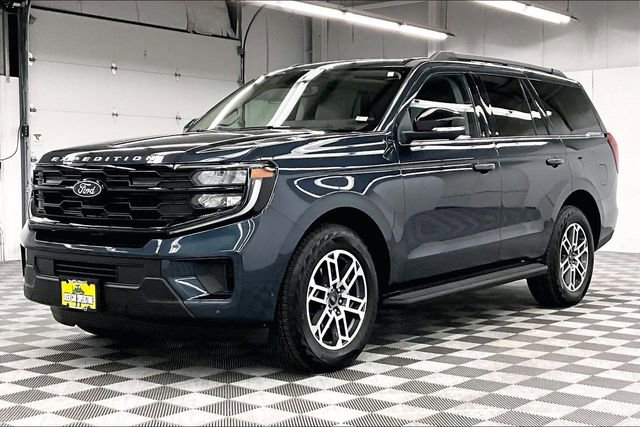 Used 2025 Ford Expedition Active image 13