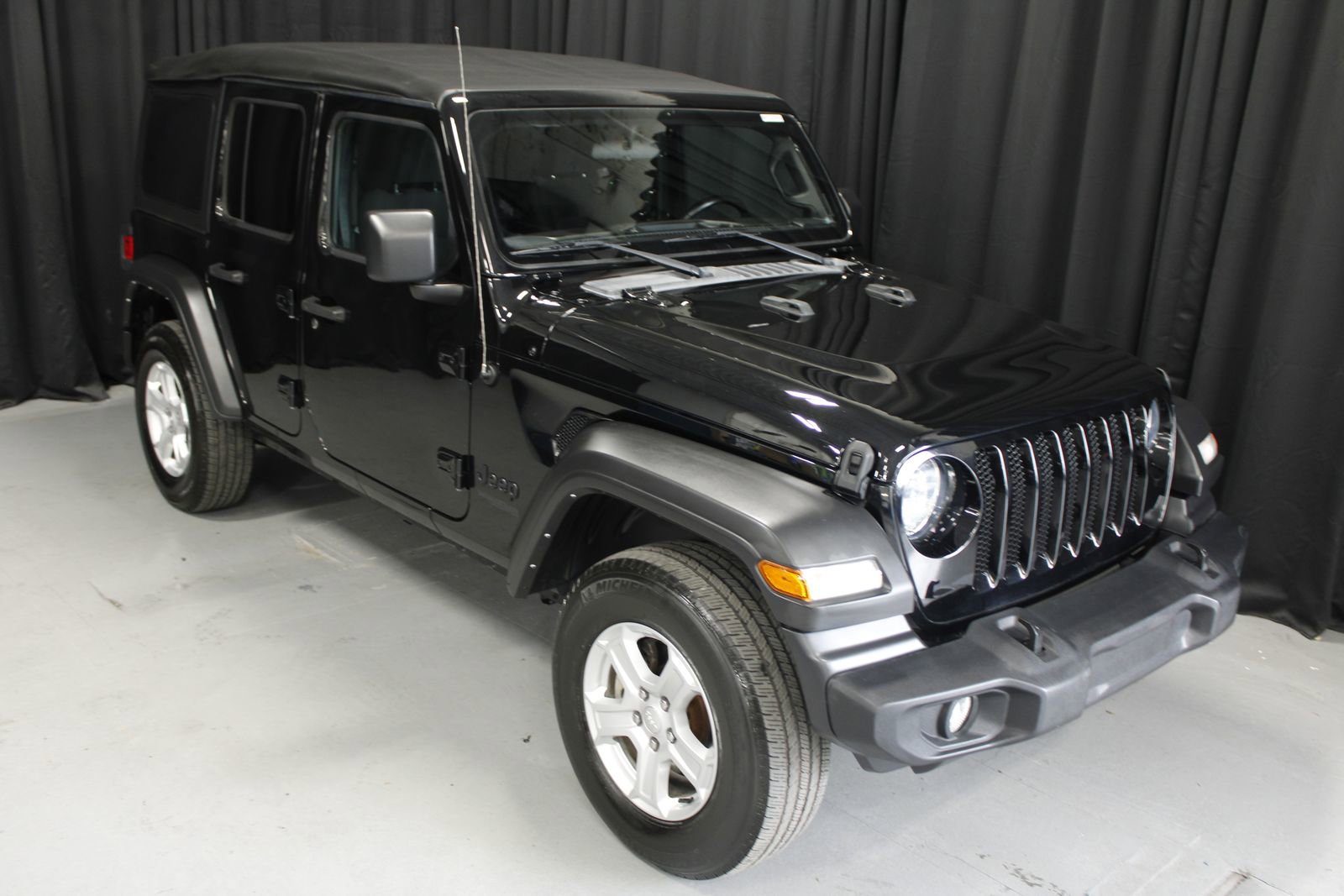 Used 2022 Jeep Wrangler Unlimited Sport image 11