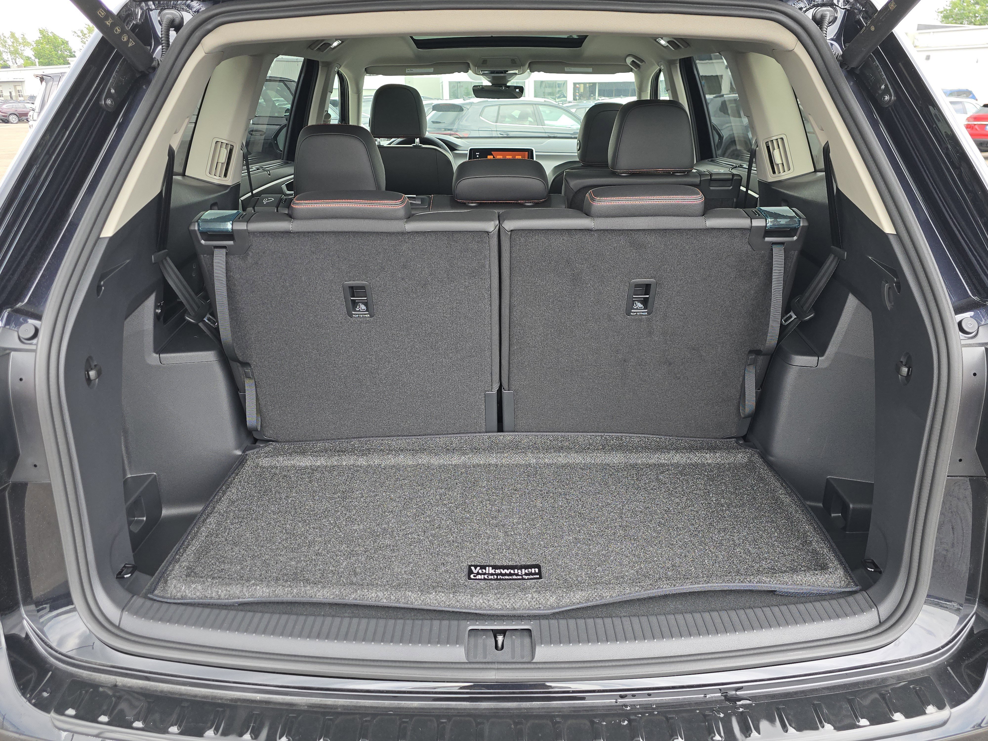 New 2025 Volkswagen Atlas Peak Edition SE image 18