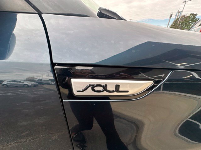 Used 2017 Kia Soul + FWD image 27