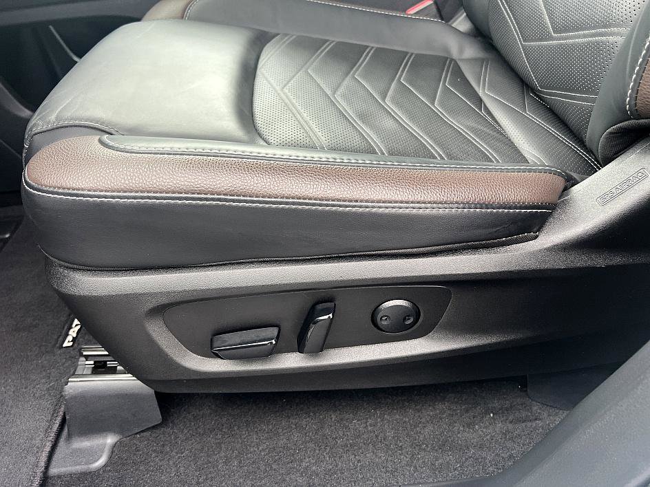 Certified 2024 Nissan Pathfinder Platinum w/ Cargo Package image 22