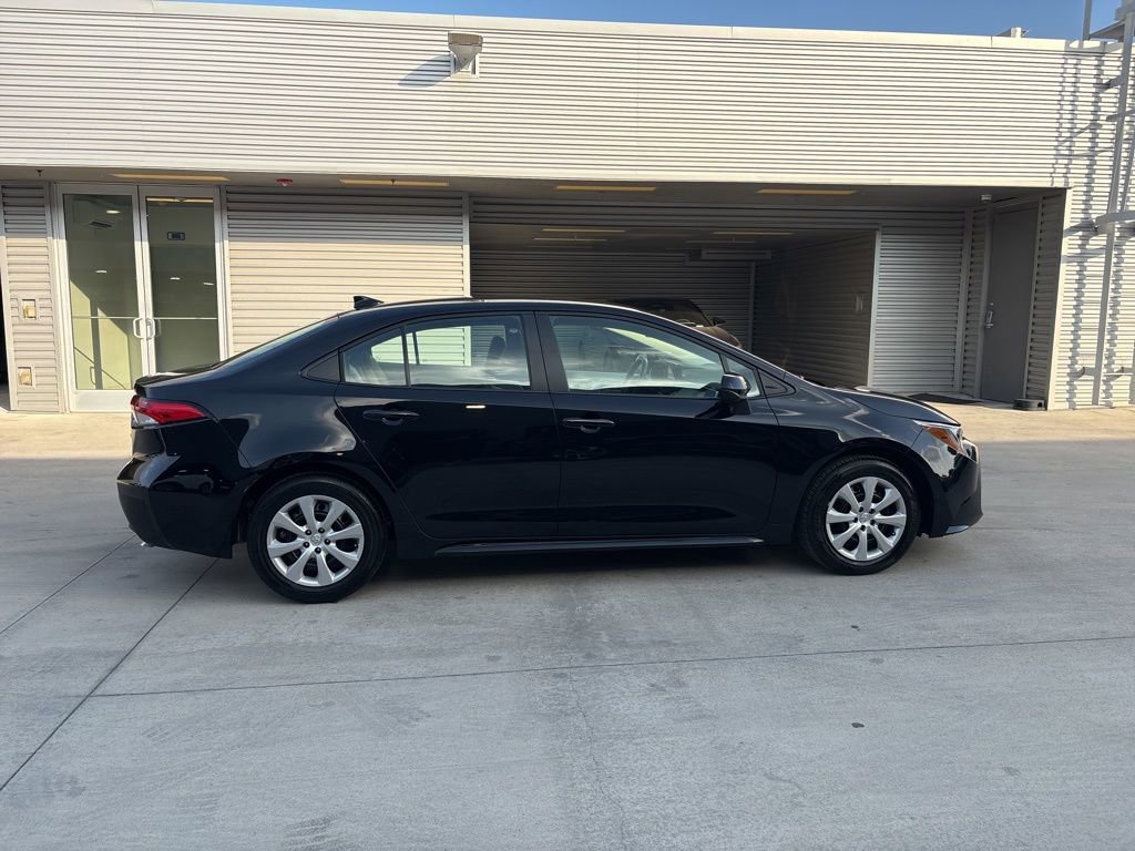 Used 2025 Toyota Corolla LE image 4