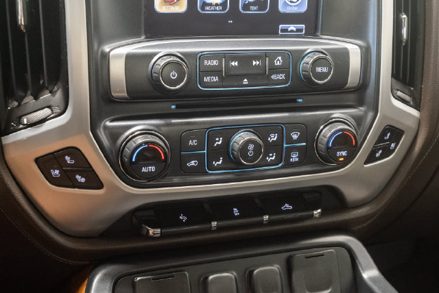 Used 2017 GMC Sierra 2500 SLT AWD/4WD image 18
