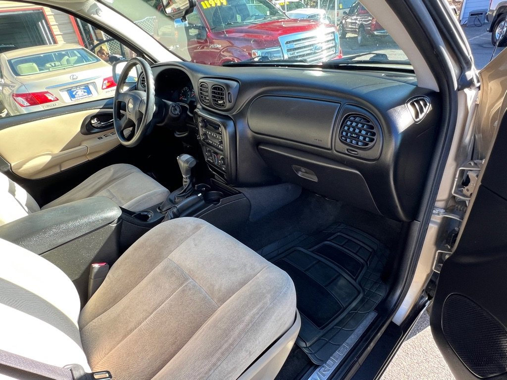 Used 2006 Chevrolet TrailBlazer LS w/ LS Preferred Equipment Group image 24