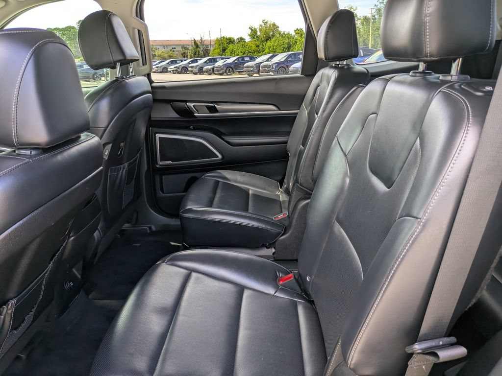 Certified 2022 Kia Telluride S FWD image 17