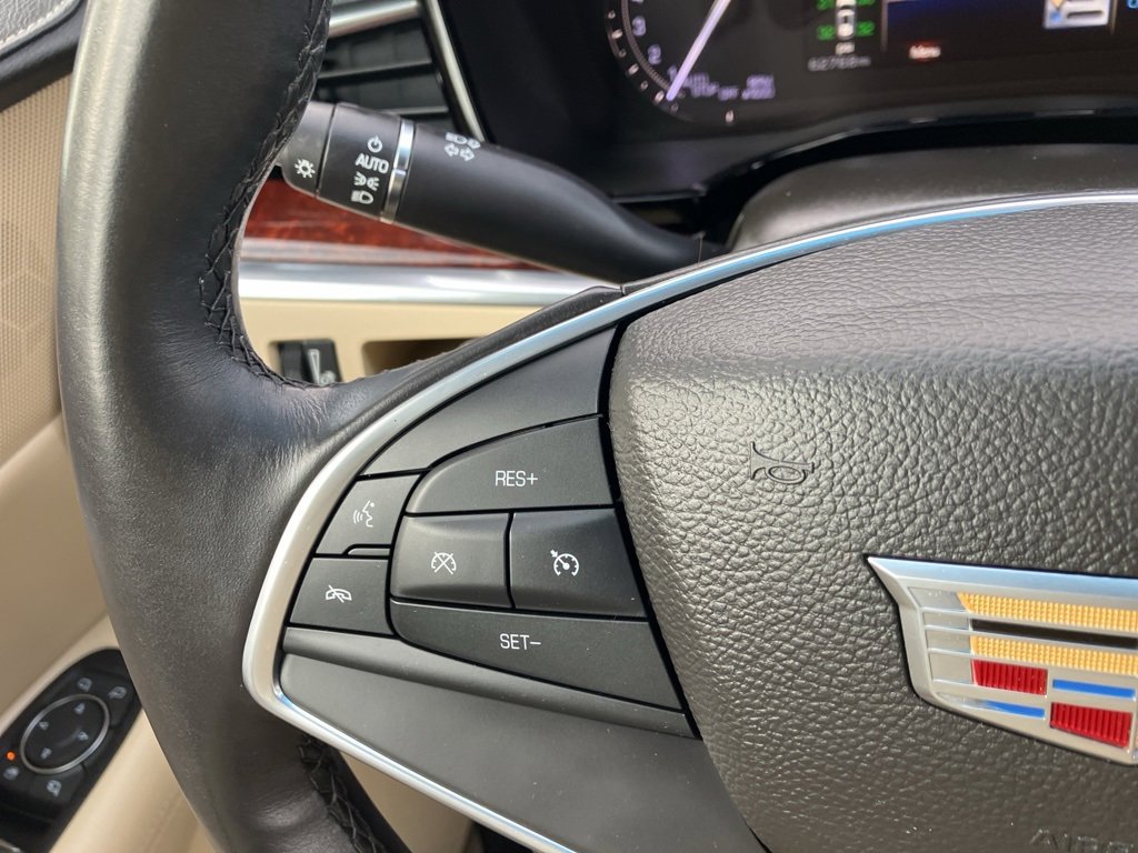 Used 2017 Cadillac XT5 Luxury image 19