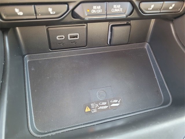 Used 2023 Chevrolet Tahoe Z71 w/ Luxury Package image 17