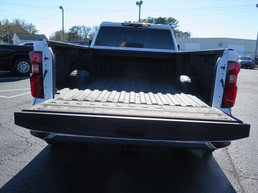 Used 2025 Chevrolet Silverado 3500 LTZ w/ LTZ Plus Package image 17