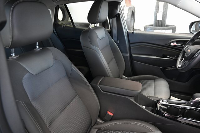 Used 2024 Chevrolet Trax LT w/ Driver Confidence Package image 9