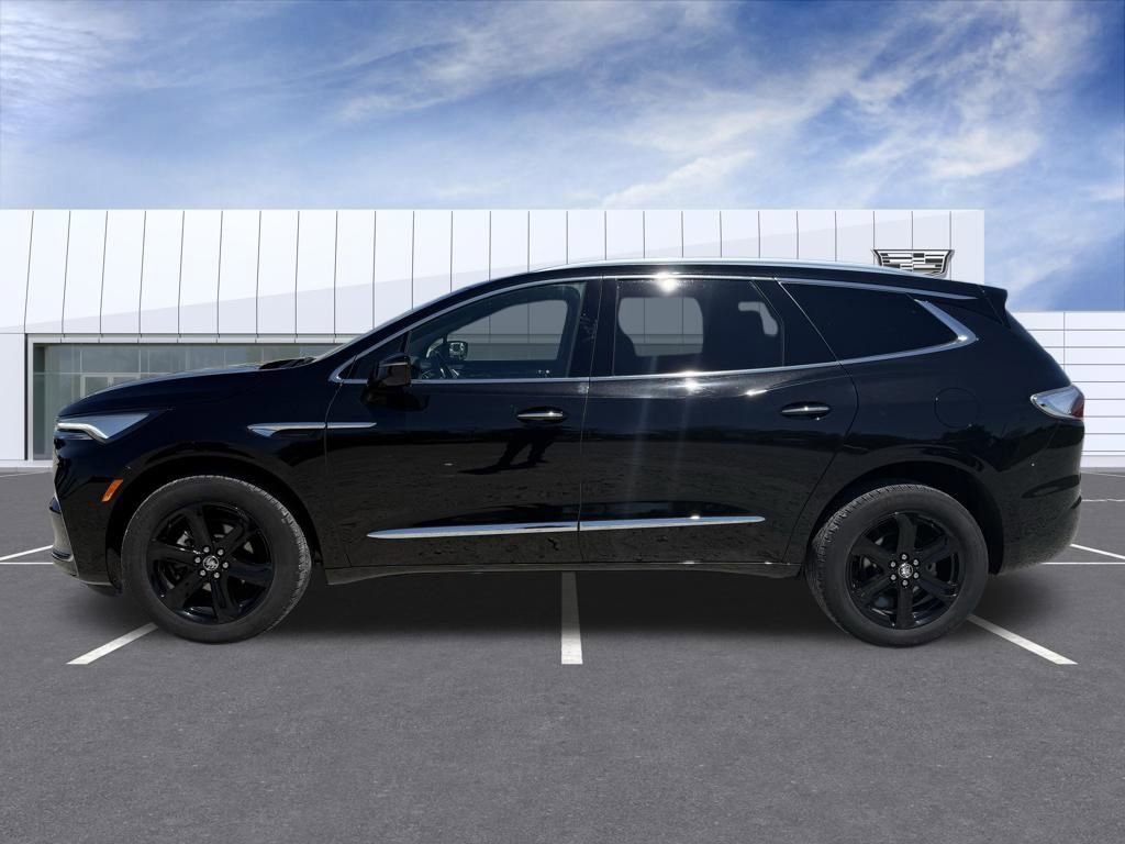 Used 2024 Buick Enclave Essence w/ Experience Buick Package FWD image 5
