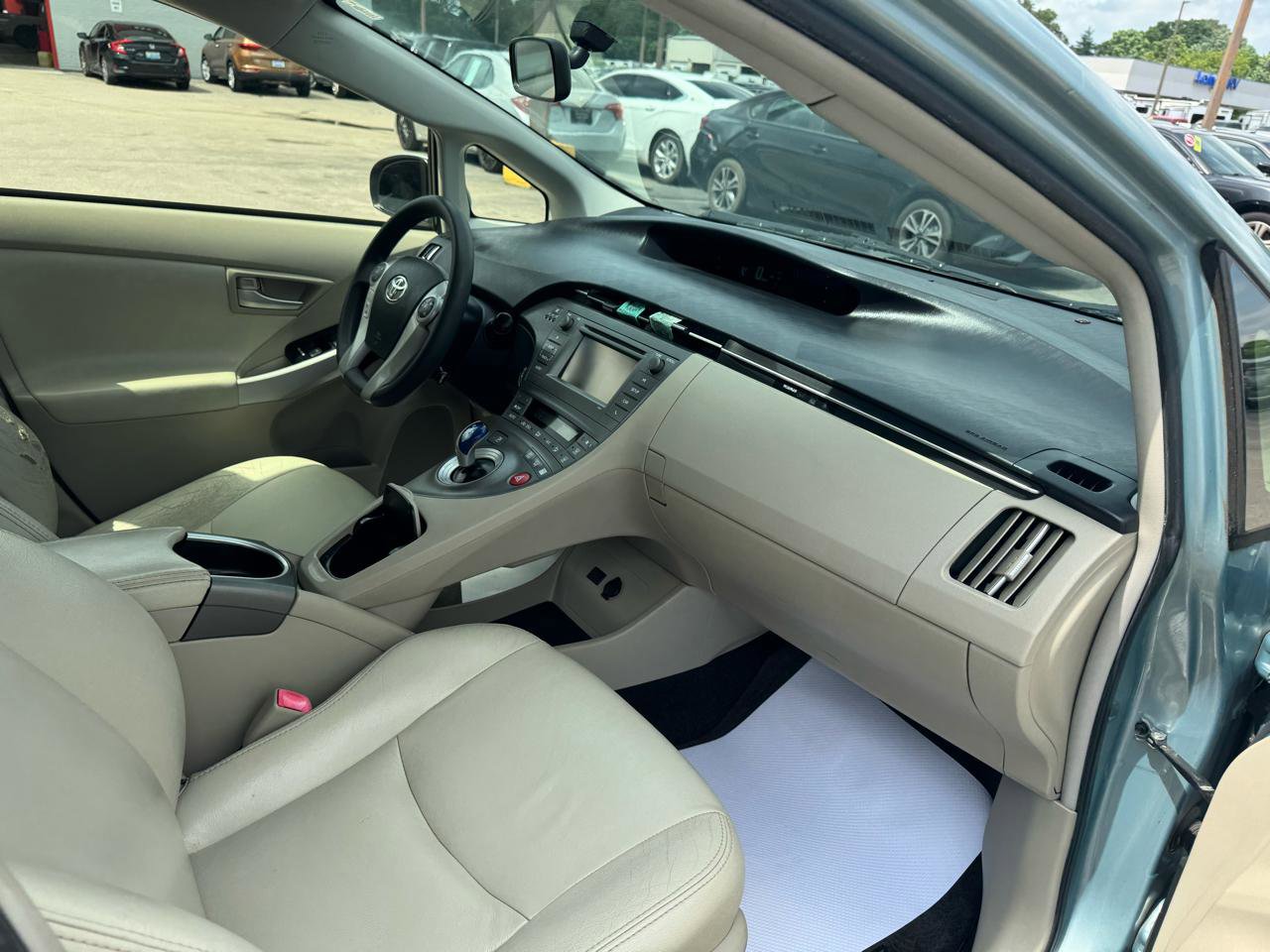 Used 2012 Toyota Prius Two FWD image 10