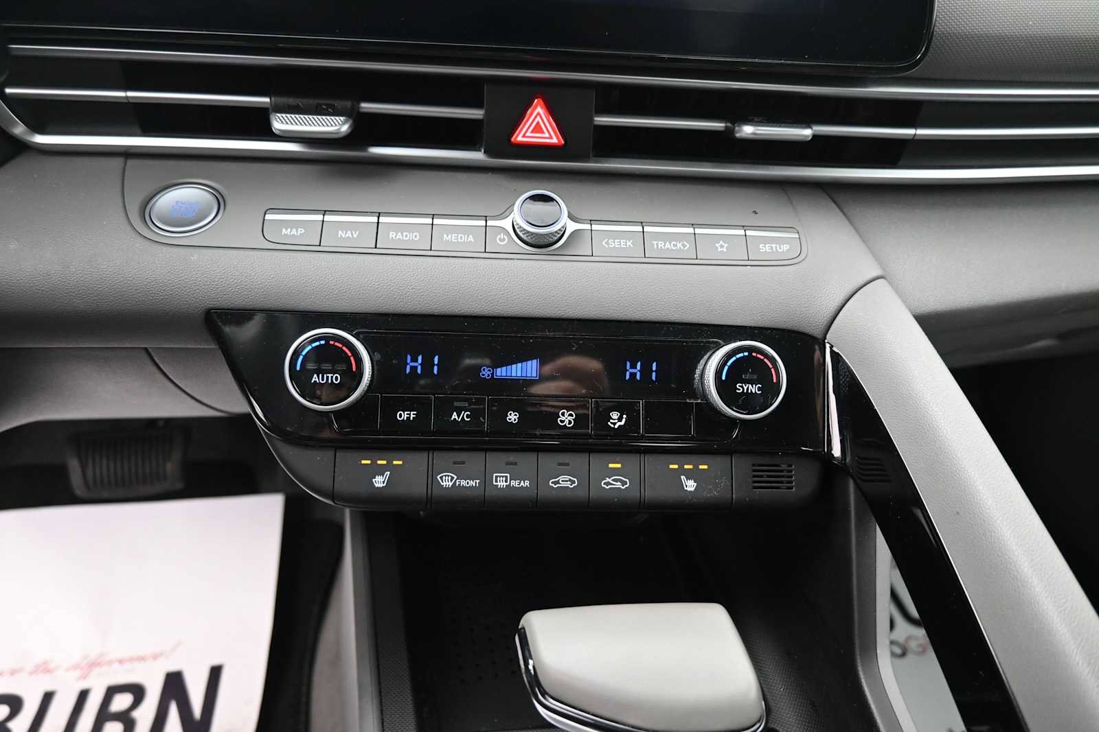 Used 2023 Hyundai Elantra SEL w/ Convenience Package FWD image 9