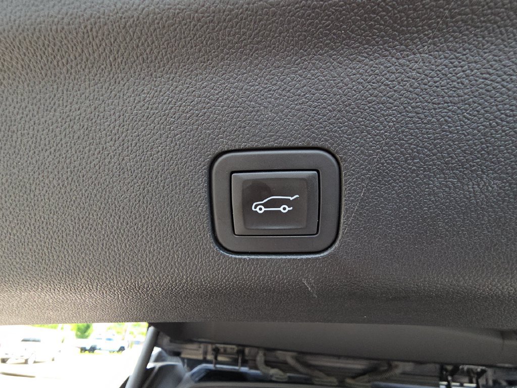 Used 2025 Chevrolet Tahoe Z71 AWD/4WD image 34