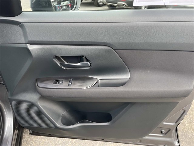 Used 2025 Nissan Kicks S w/ Charging Package image 32