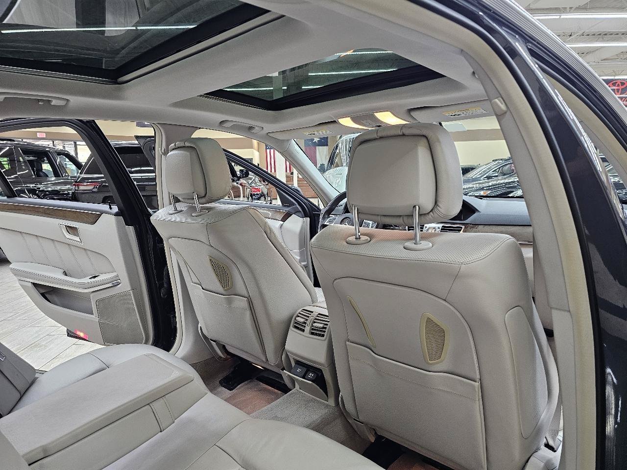 Used 2014 Mercedes-Benz E 550 4MATIC Sedan image 22