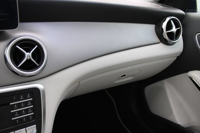 Certified 2018 Mercedes-Benz GLA 250 4MATIC image 19