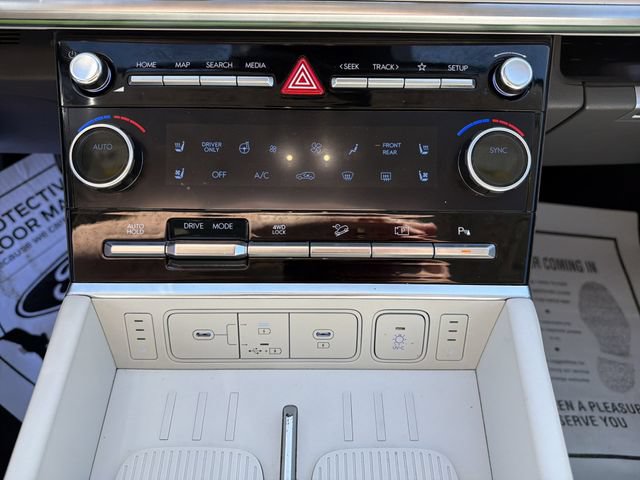 Used 2025 Hyundai Santa Fe Calligraphy AWD/4WD image 22