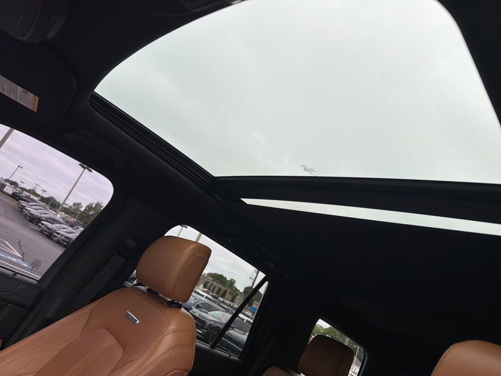 Used 2022 Ford Expedition Platinum AWD/4WD image 13