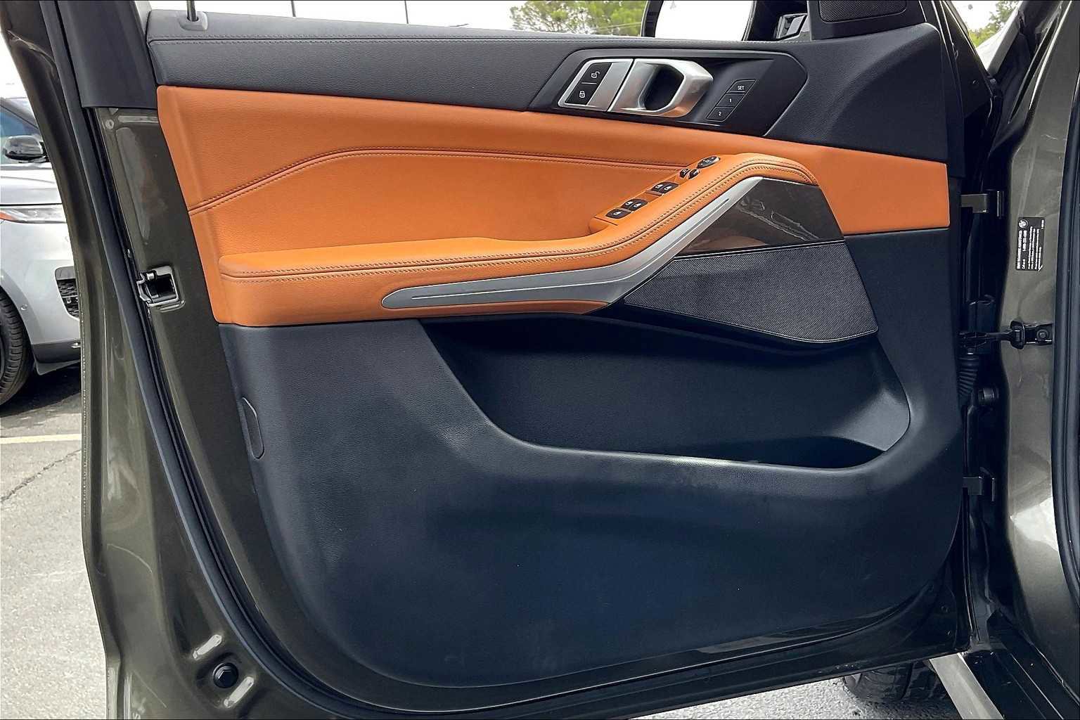 Used 2022 BMW X5 xDrive40i w/ M Sport Package image 26