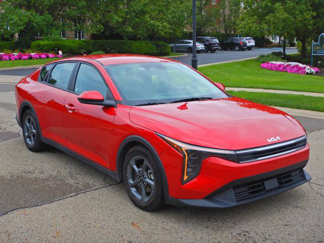 Used 2025 Kia K4 FWD image 3