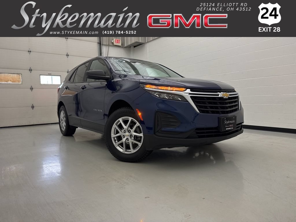 Used 2023 Chevrolet Equinox LS AWD/4WD image 1