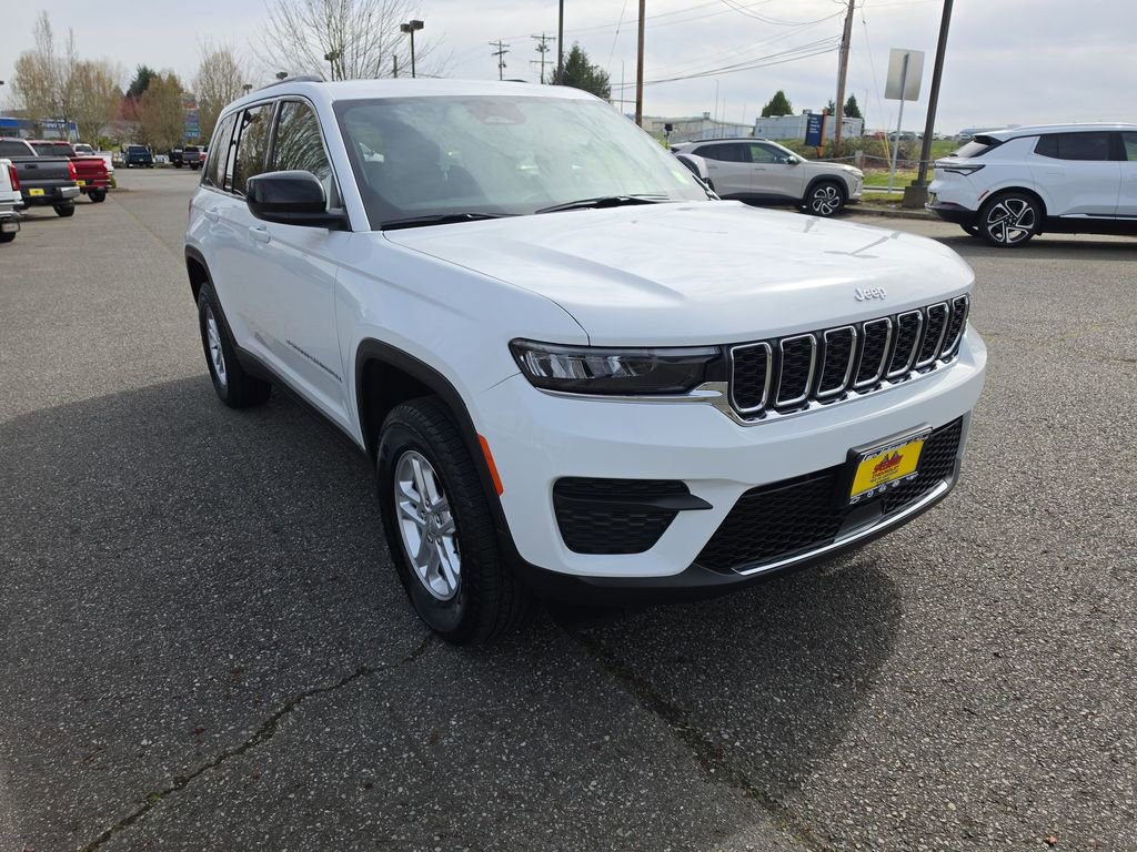 Used 2025 Jeep Grand Cherokee Laredo w/ Luxury Tech Group I image 8