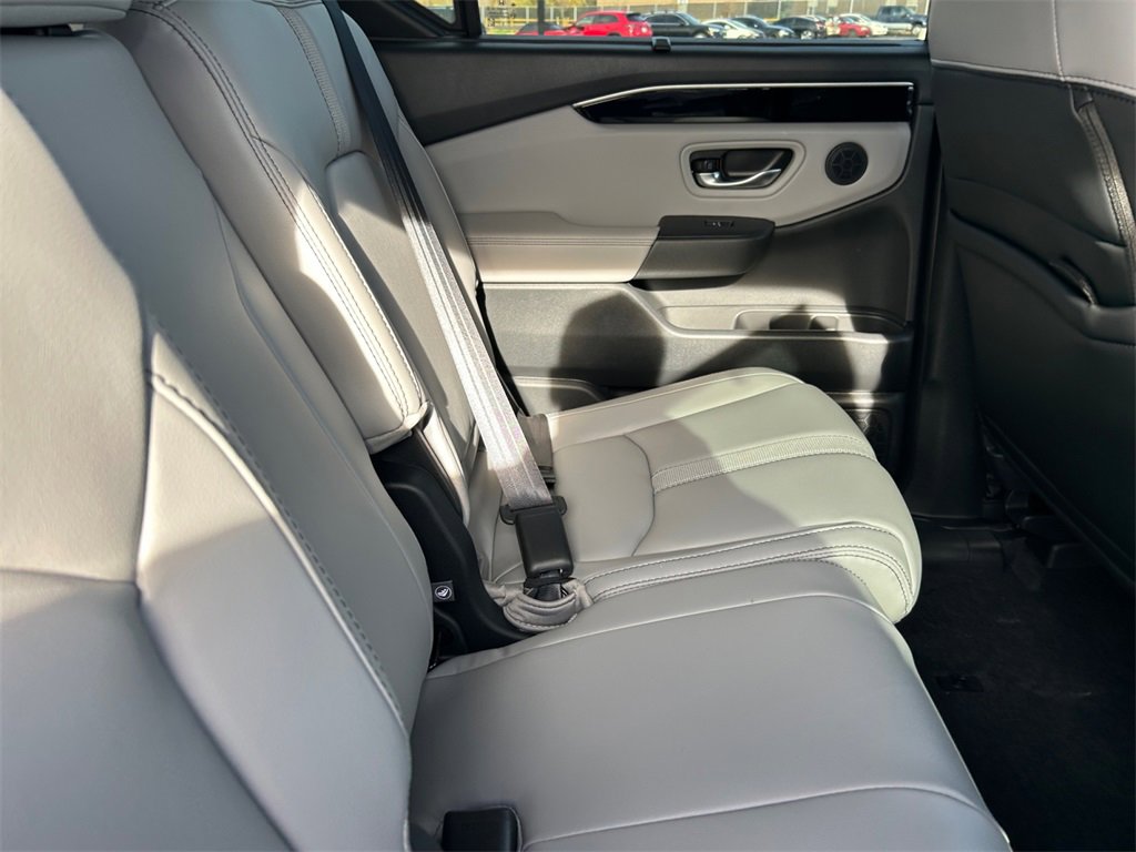 New 2025 Honda Pilot Touring image 20
