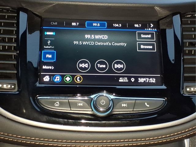 Used 2022 Chevrolet Trax LT w/ LT Convenience Package image 18