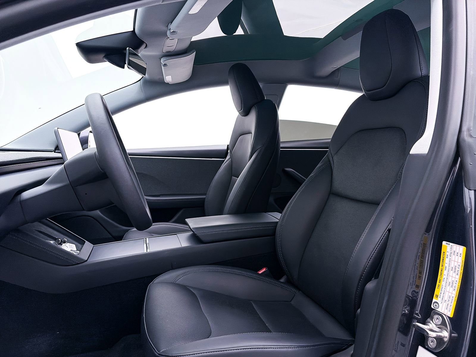 Used 2024 Tesla Model 3 Standard Range image 18