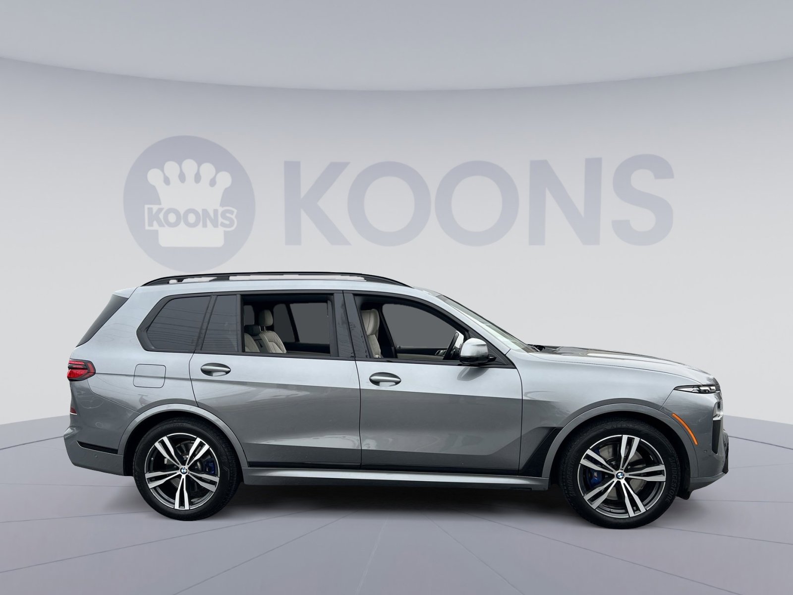 Used 2023 BMW X7 xDrive40i w/ M Sport Package image 8