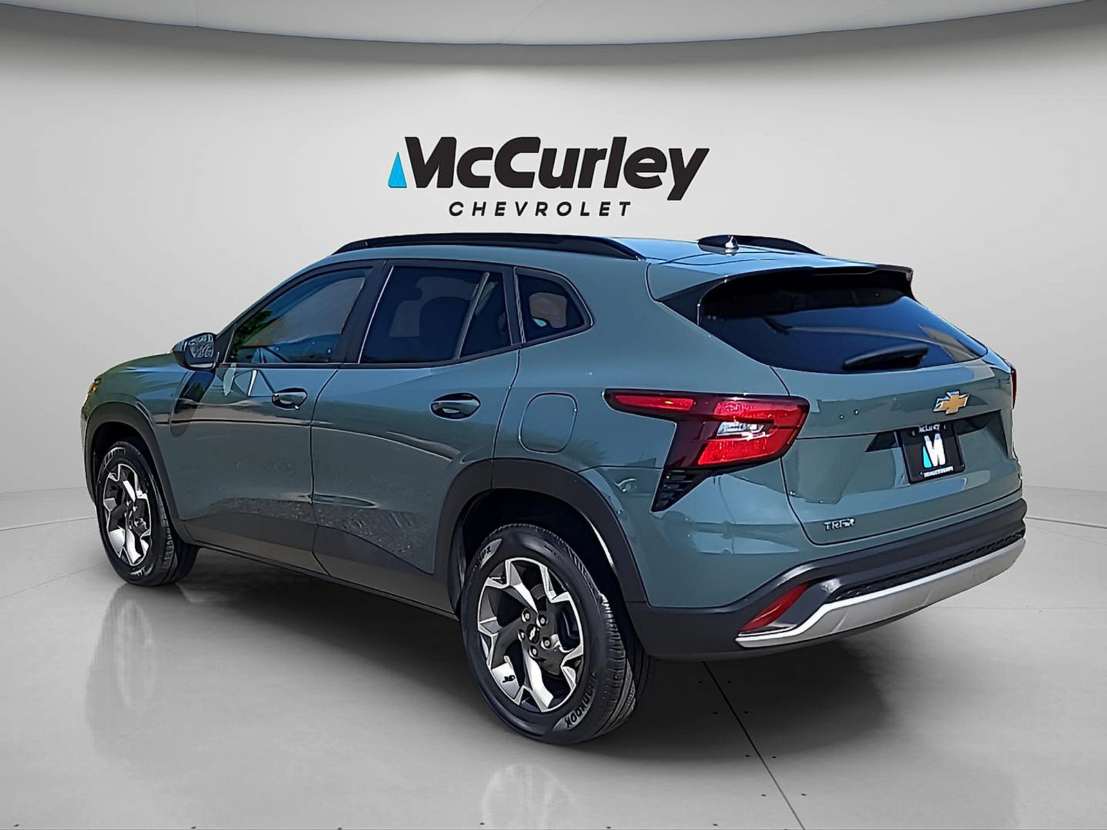 Used 2025 Chevrolet Trax LT FWD image 5