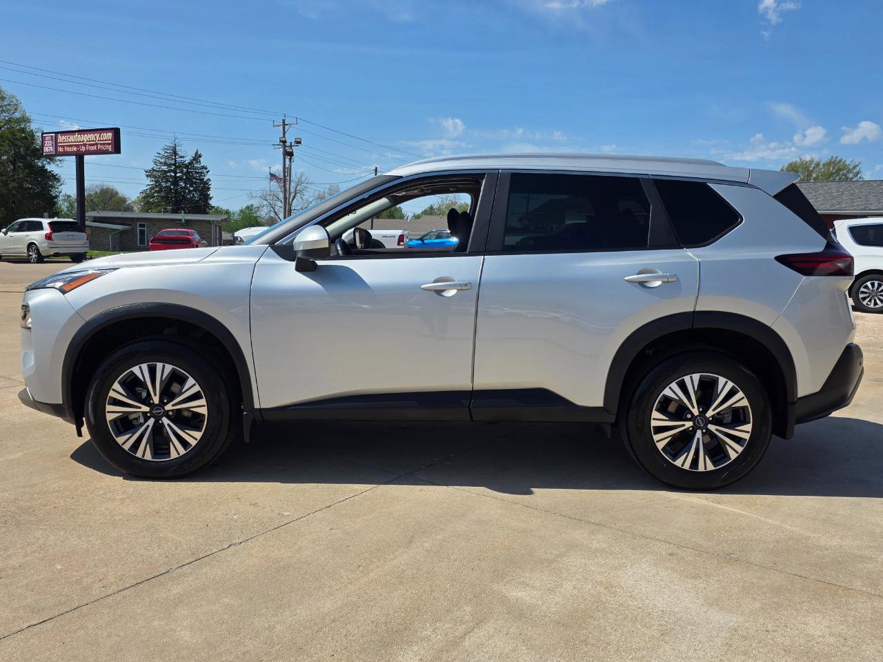 Used 2023 Nissan Rogue SV w/ SV Premium B Package AWD/4WD image 7