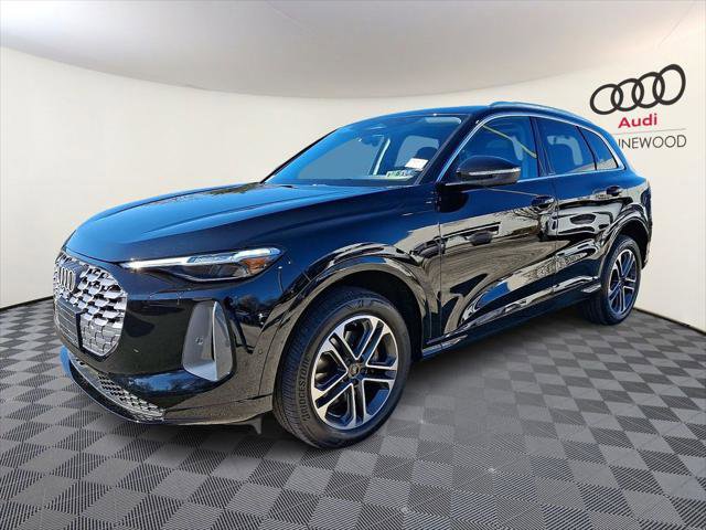Certified 2025 Audi Q5 Premium w/ Premium Plus AWD/4WD image 3