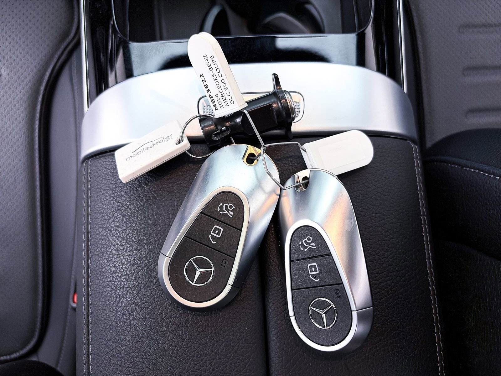 Used 2024 Mercedes-Benz GLC 300 4MATIC w/ AMG Line image 26