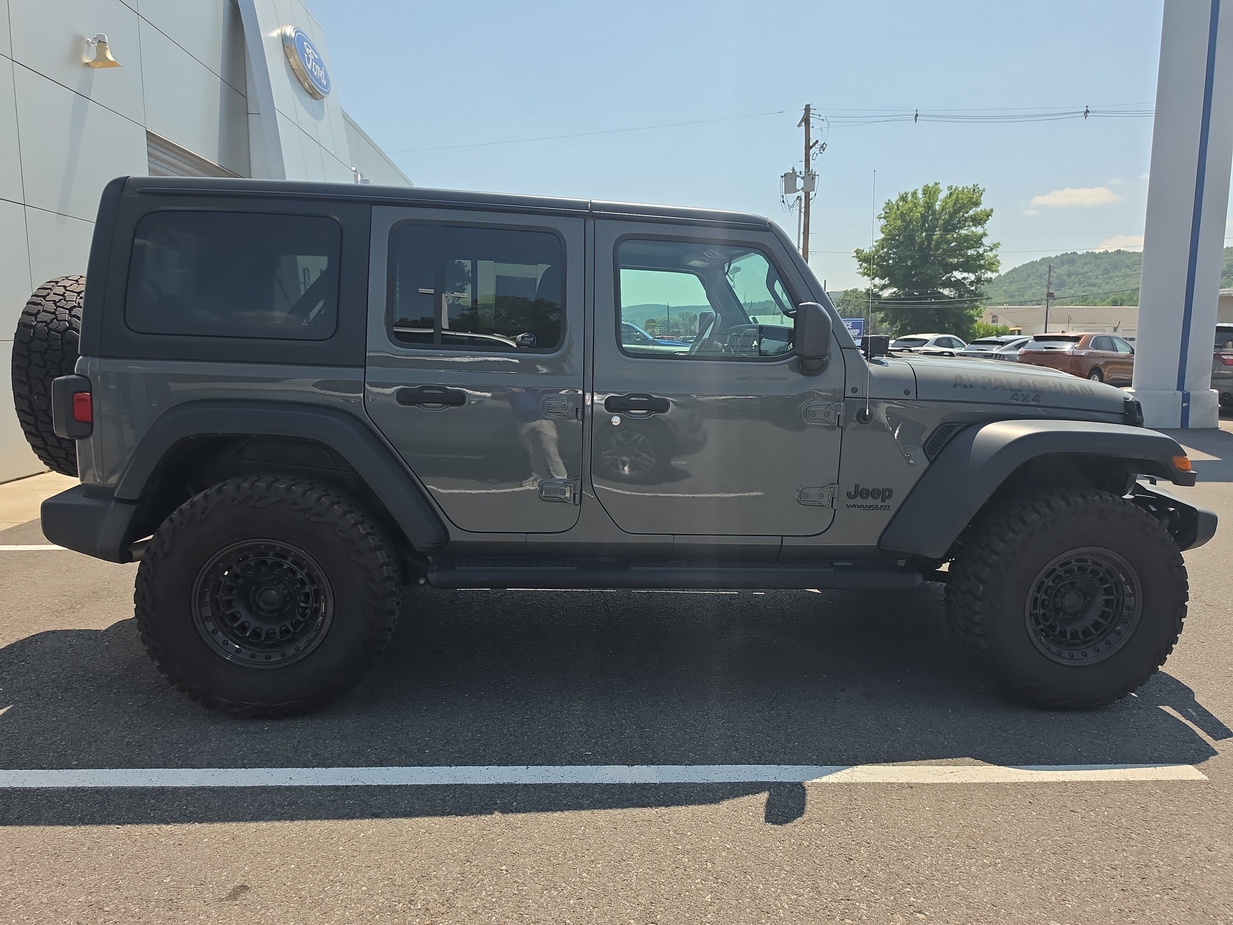 Used 2021 Jeep Wrangler Unlimited Sport AWD/4WD image 2