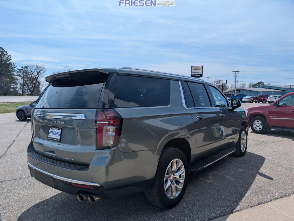 Used 2023 Chevrolet Suburban Premier image 5