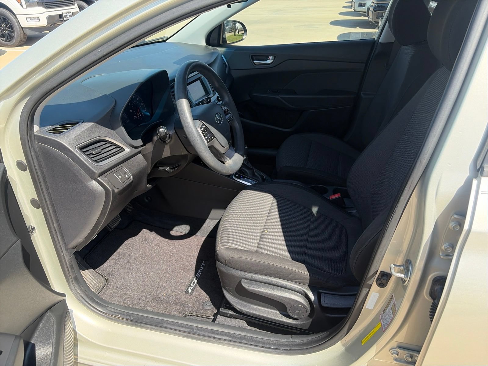 Used 2018 Hyundai Accent SE FWD image 11